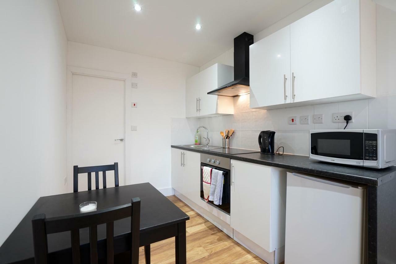 Alfa Apartments, Quarry Court, High Street, Morley Leeds  Ngoại thất bức ảnh