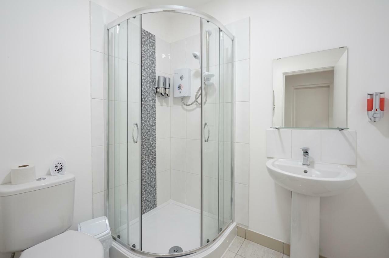 Alfa Apartments, Quarry Court, High Street, Morley Leeds  Ngoại thất bức ảnh