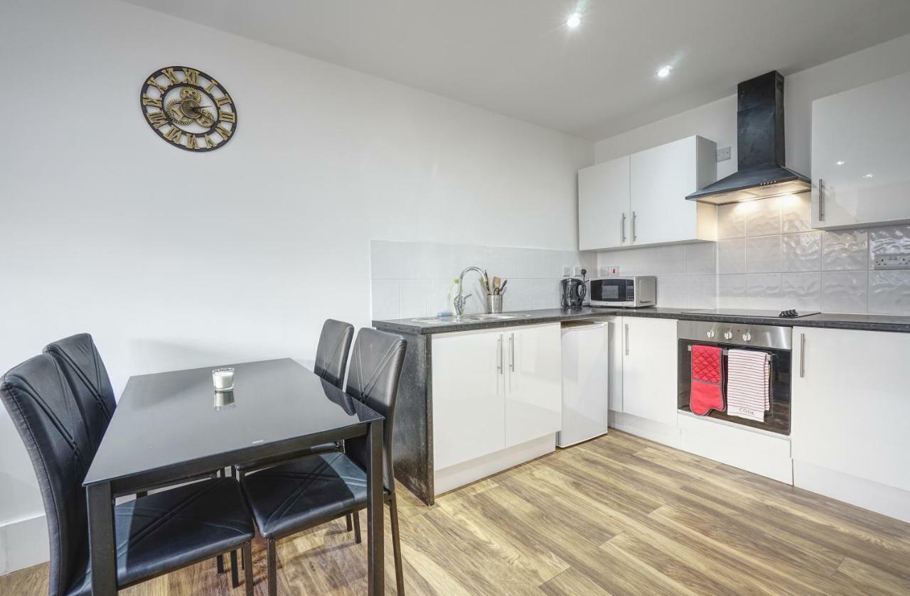 Alfa Apartments, Quarry Court, High Street, Morley Leeds  Ngoại thất bức ảnh
